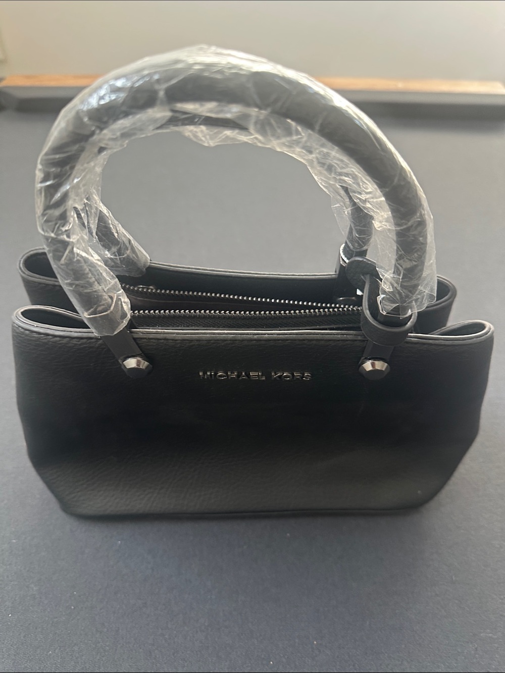 Black Leather Structured Satchel - Picture 4 of 4